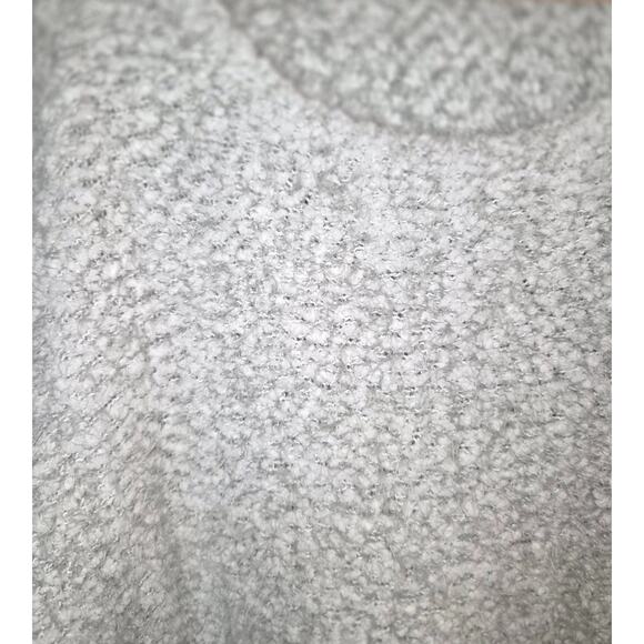 Ecote Urban Outfitters Soft White Gray Eyelash Round Neck Sweater Size Large EUC - Picture 3 of 4
